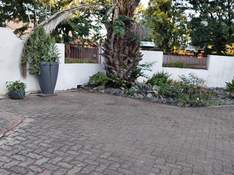 4 Bedroom Property for Sale in Oos Einde North West